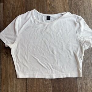🦄10/$10 White Ribbed Crop Top